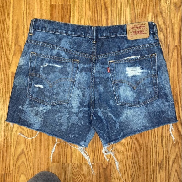 Levi’s 515 Upcycled Distressed Bleached Denim Shorts - Picture 3 of 5